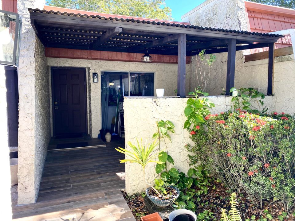 En Venta: $275,000 (2 camas, 1 baños, 1000 Pies cuadrados)