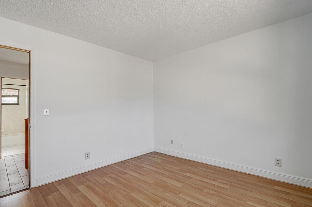 For Rent: $2,650 (2 beds, 2 baths, 1284 Square Feet)