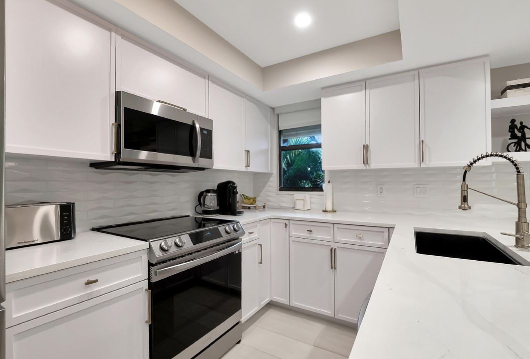 For Sale: $525,000 (2 beds, 2 baths, 1248 Square Feet)