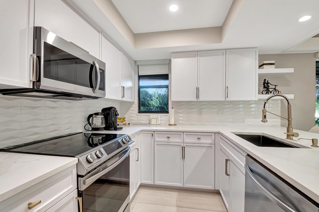 For Sale: $525,000 (2 beds, 2 baths, 1248 Square Feet)