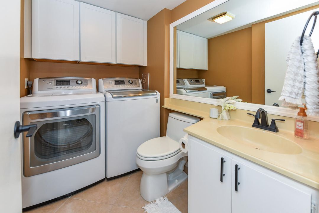 For Sale: $260,000 (2 beds, 2 baths, 1236 Square Feet)