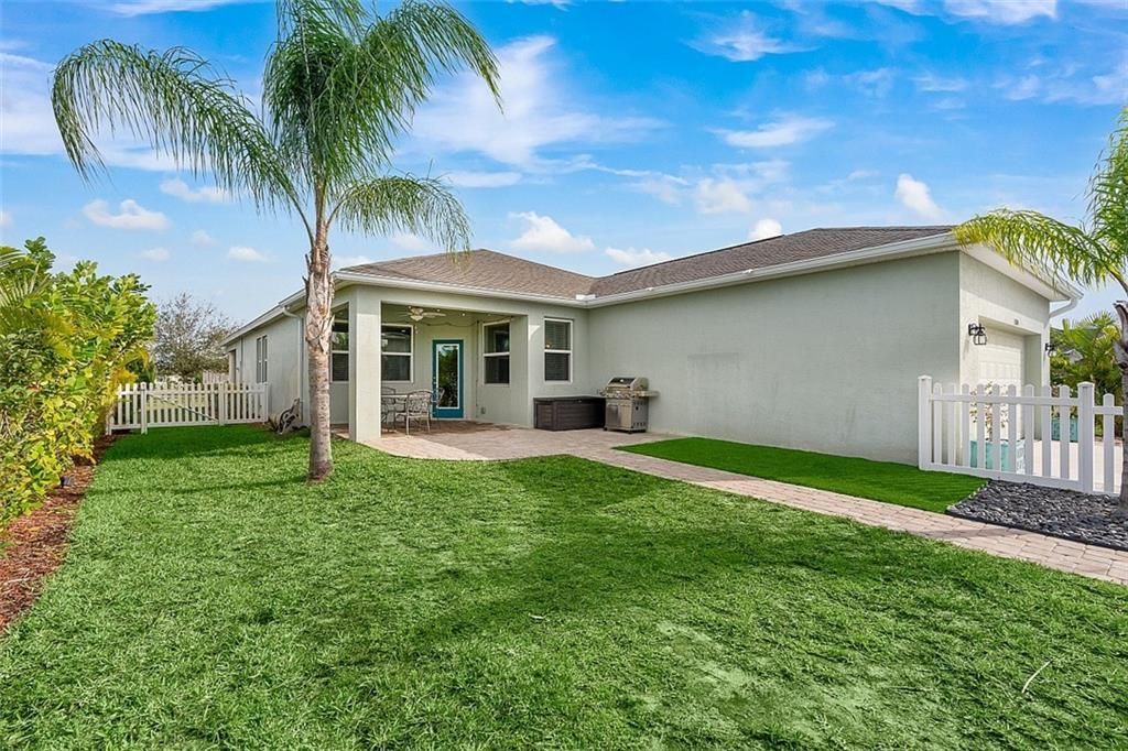 For Sale: $475,000 (4 beds, 2 baths, 2079 Square Feet)