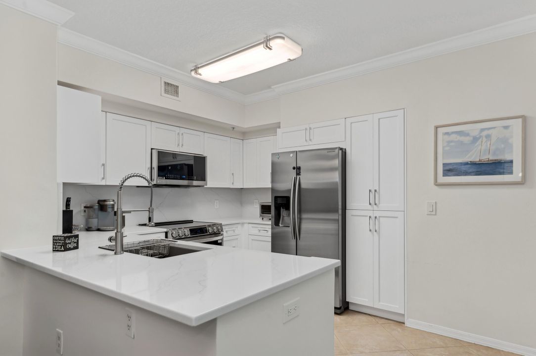 For Sale: $485,000 (2 beds, 2 baths, 1129 Square Feet)