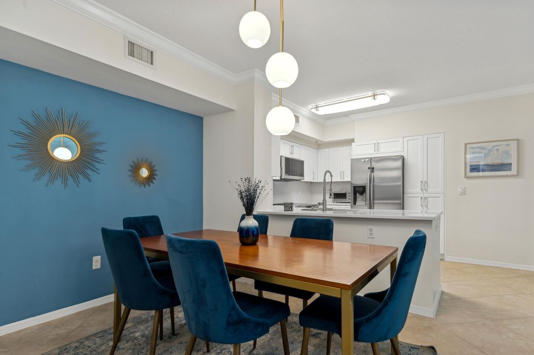 For Sale: $485,000 (2 beds, 2 baths, 1129 Square Feet)