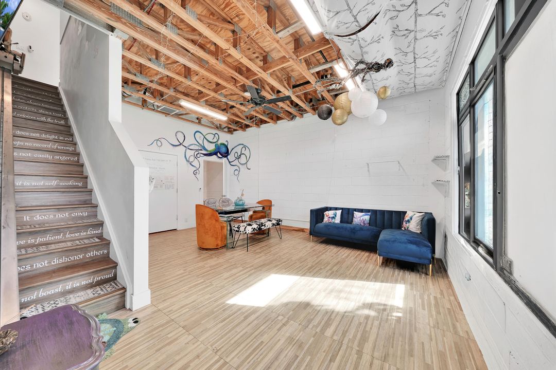 For Sale: $399,900 (3 beds, 2 baths, 1632 Square Feet)