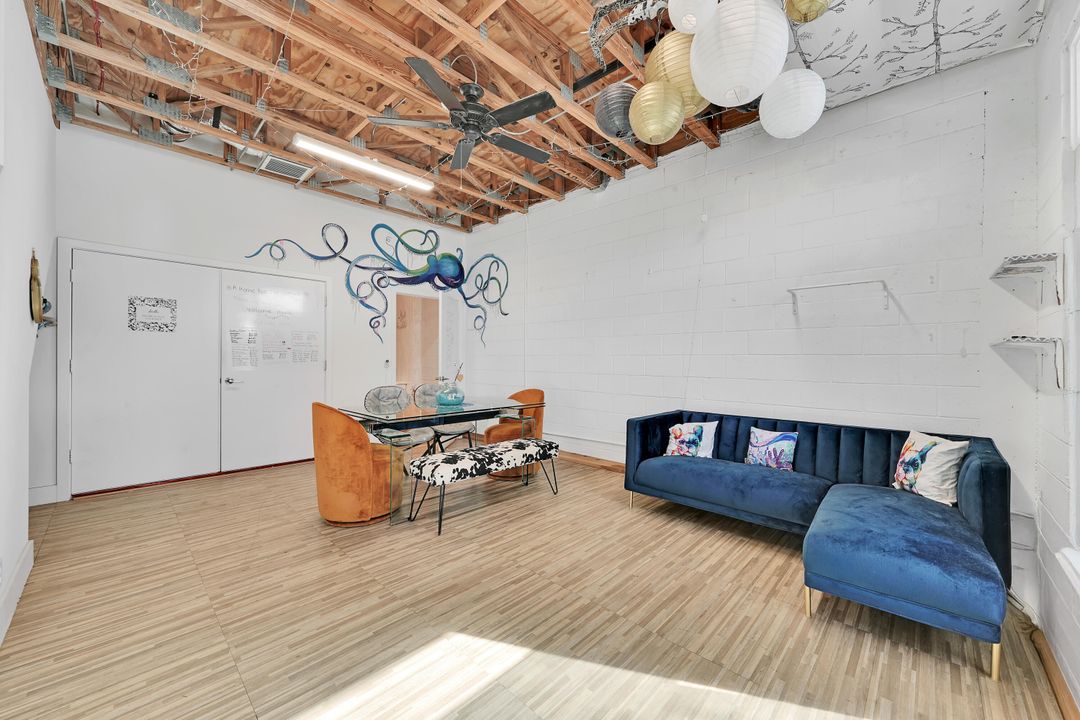 For Sale: $399,900 (3 beds, 2 baths, 1632 Square Feet)