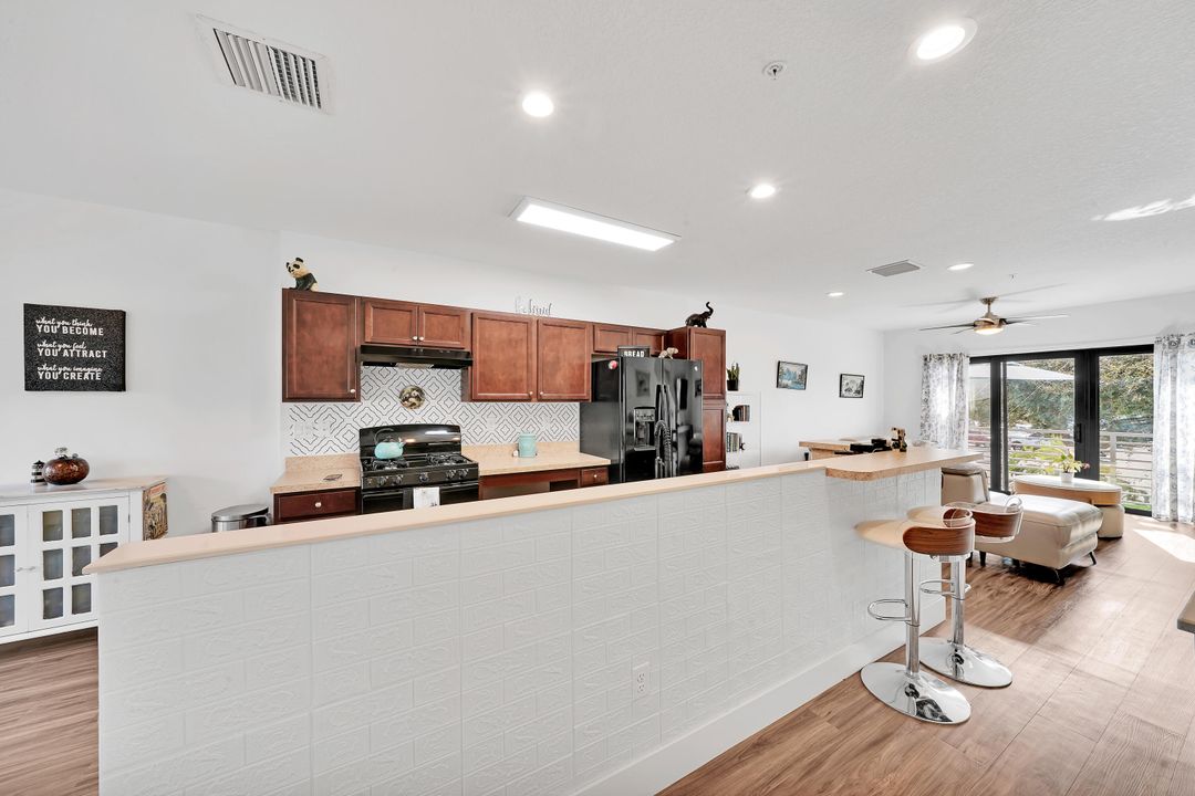 For Sale: $399,900 (3 beds, 2 baths, 1632 Square Feet)