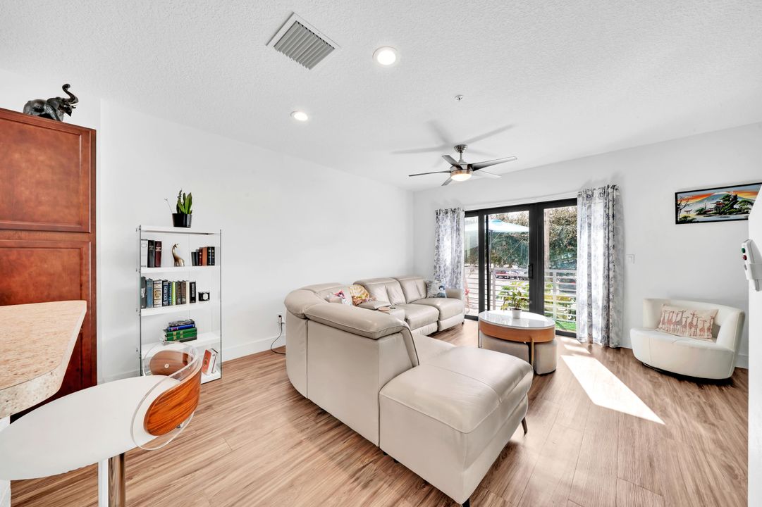 For Sale: $399,900 (3 beds, 2 baths, 1632 Square Feet)