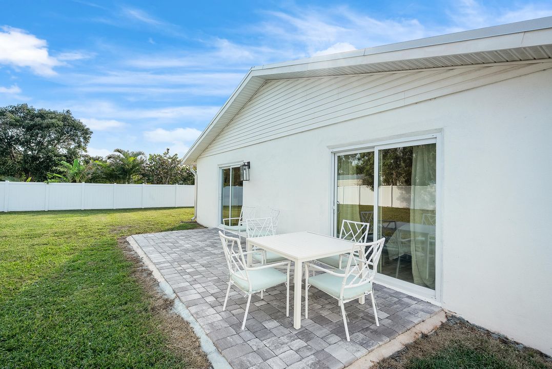 For Sale: $725,000 (3 beds, 2 baths, 1539 Square Feet)