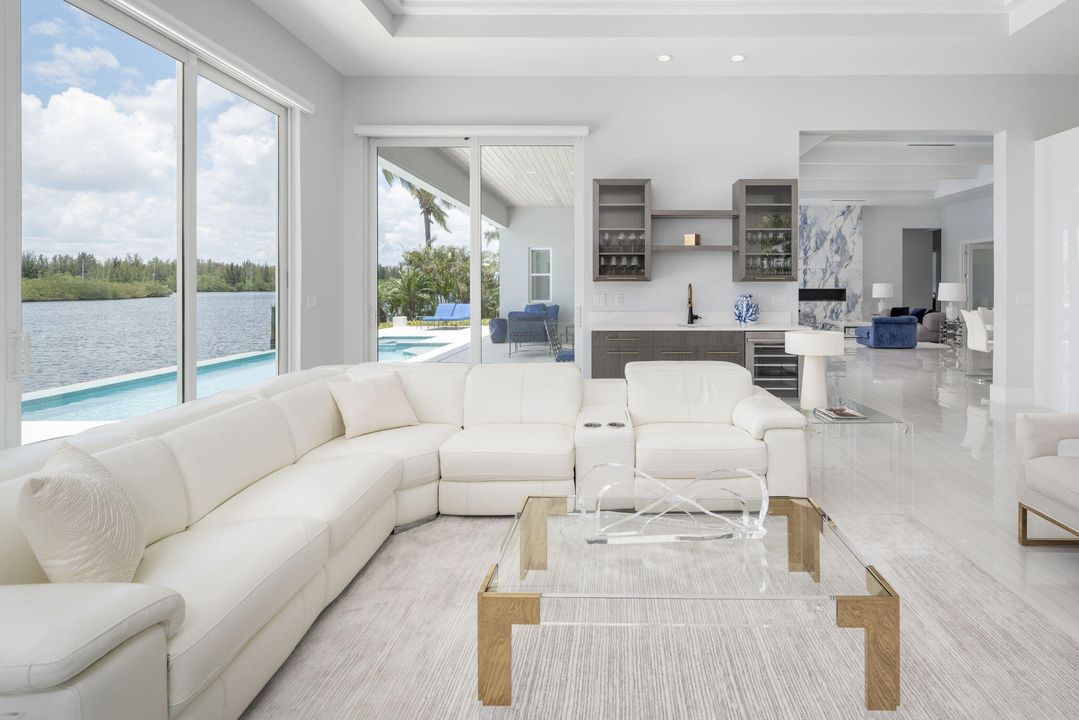 待售: $5,500,000 (4 贝兹, 4 浴室, 4005 平方英尺)