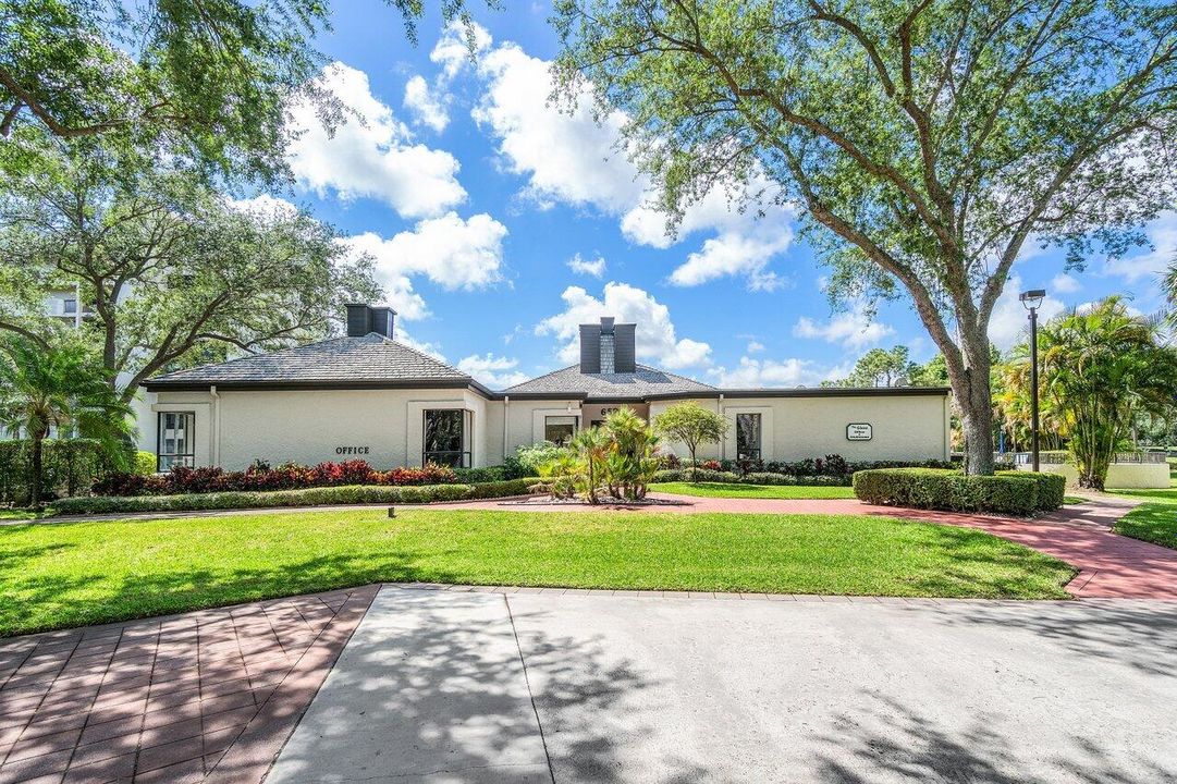 For Sale: $289,000 (3 beds, 2 baths, 1582 Square Feet)