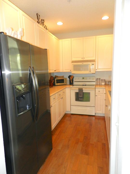 For Rent: $3,700 (3 beds, 2 baths, 2163 Square Feet)