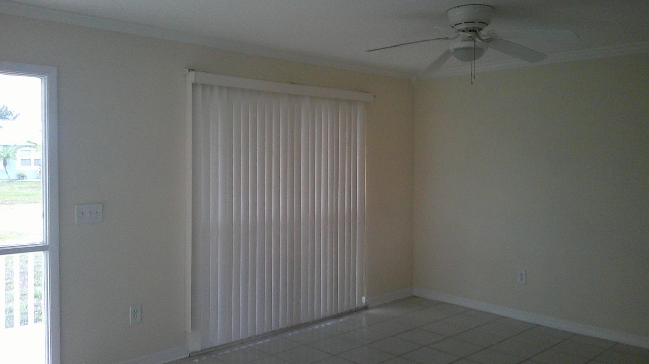 For Rent: $2,000 (2 beds, 2 baths, 894 Square Feet)