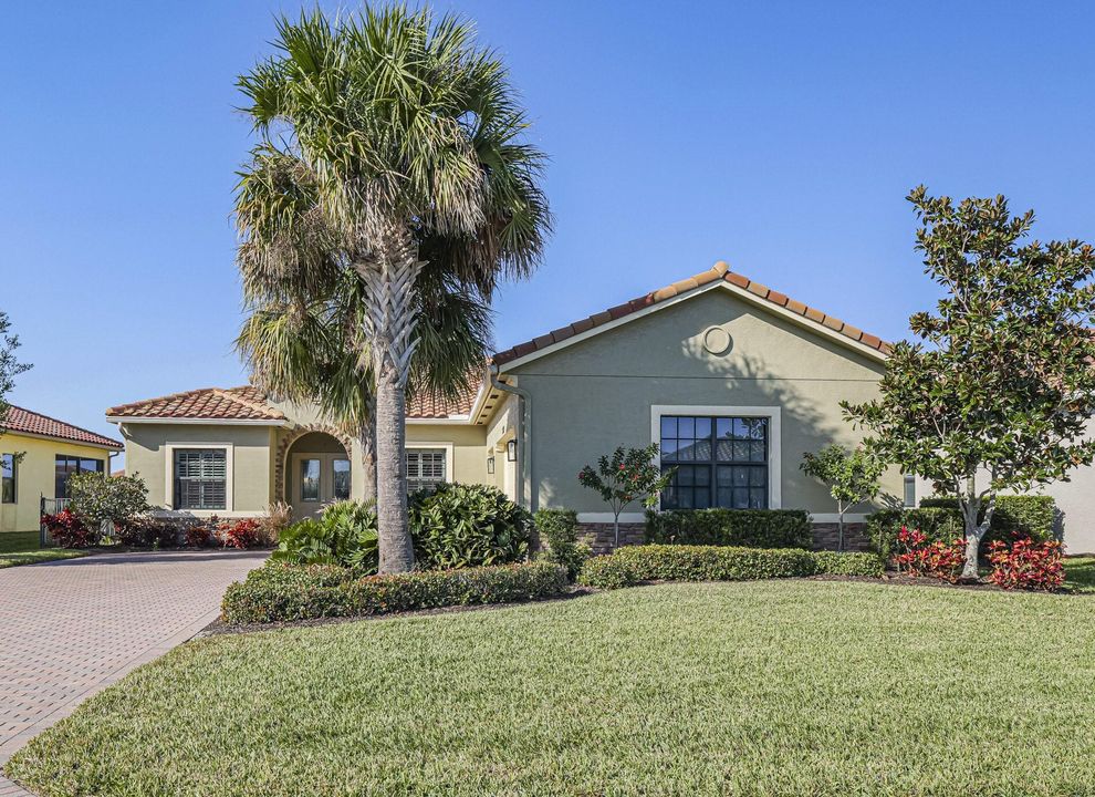 For Sale: $615,000 (3 beds, 2 baths, 2144 Square Feet)