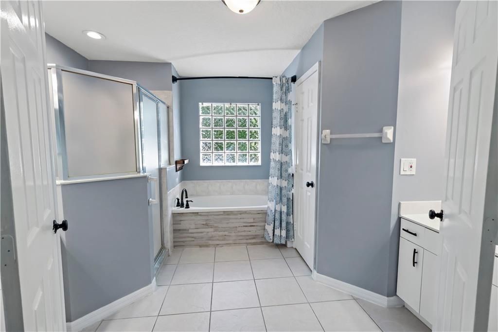 For Sale: $475,000 (3 beds, 2 baths, 1814 Square Feet)