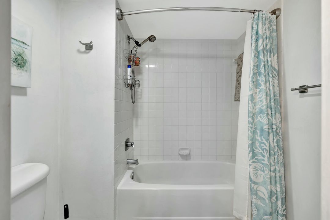 For Rent: $5,400 (2 beds, 2 baths, 1029 Square Feet)