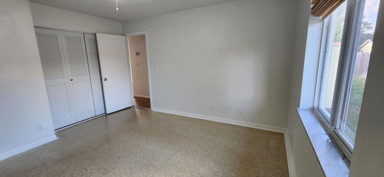 For Rent: $2,000 (2 beds, 1 baths, 1000 Square Feet)