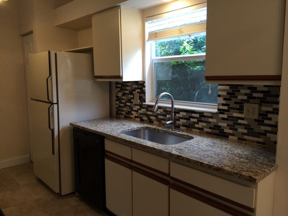 For Rent: $2,695 (3 beds, 2 baths, 1288 Square Feet)