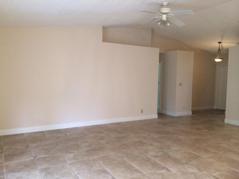 For Rent: $2,695 (3 beds, 2 baths, 1288 Square Feet)