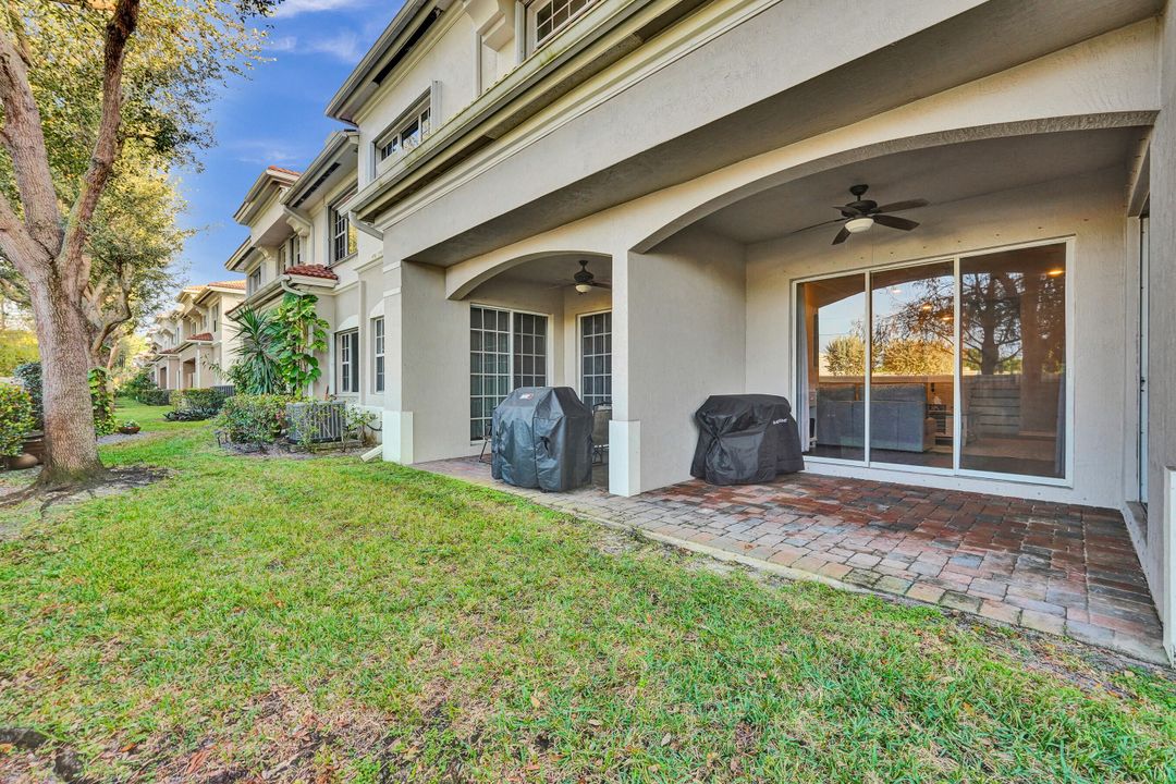 For Sale: $520,000 (3 beds, 2 baths, 2209 Square Feet)