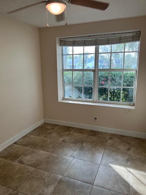 For Rent: $2,695 (3 beds, 2 baths, 1288 Square Feet)