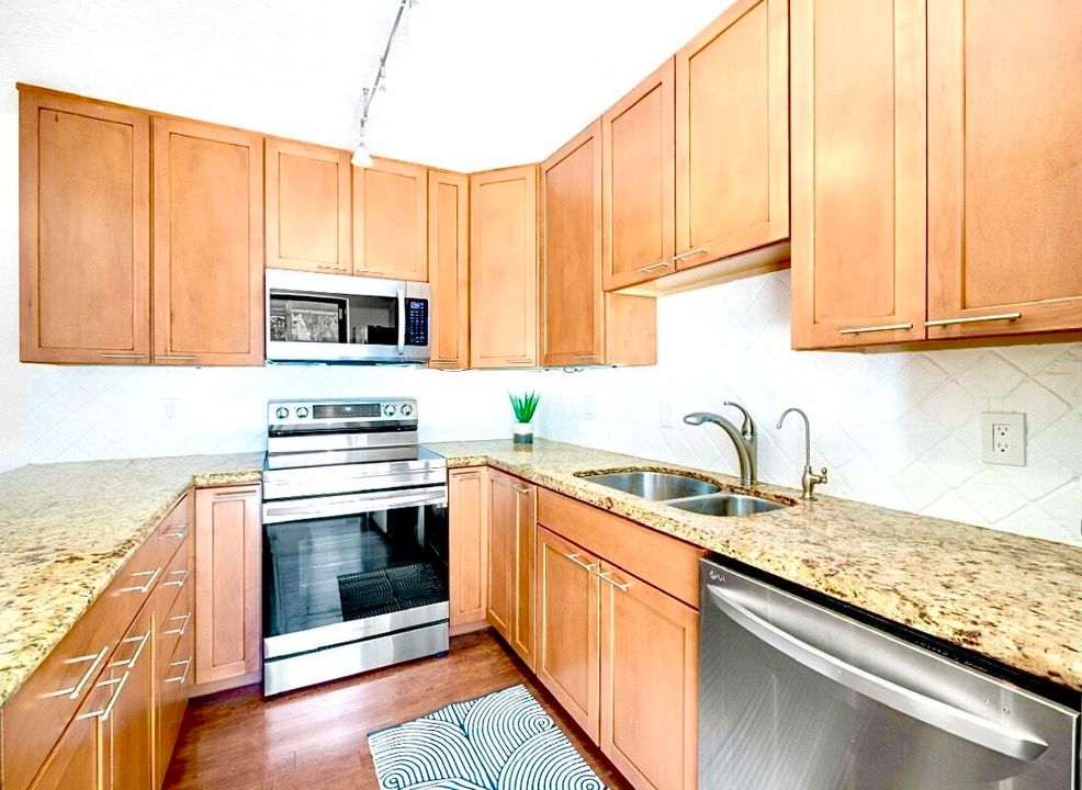 For Rent: $3,150 (2 beds, 2 baths, 1470 Square Feet)