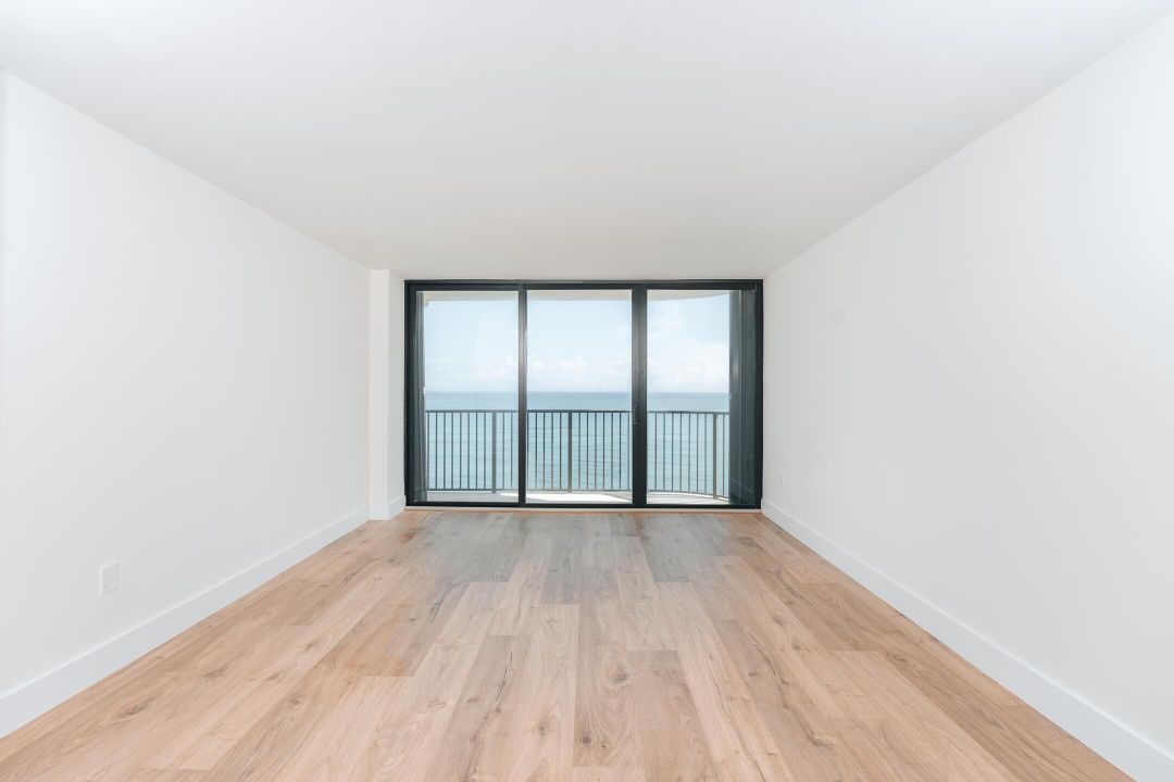 For Sale: $1,975,000 (3 beds, 2 baths, 1800 Square Feet)