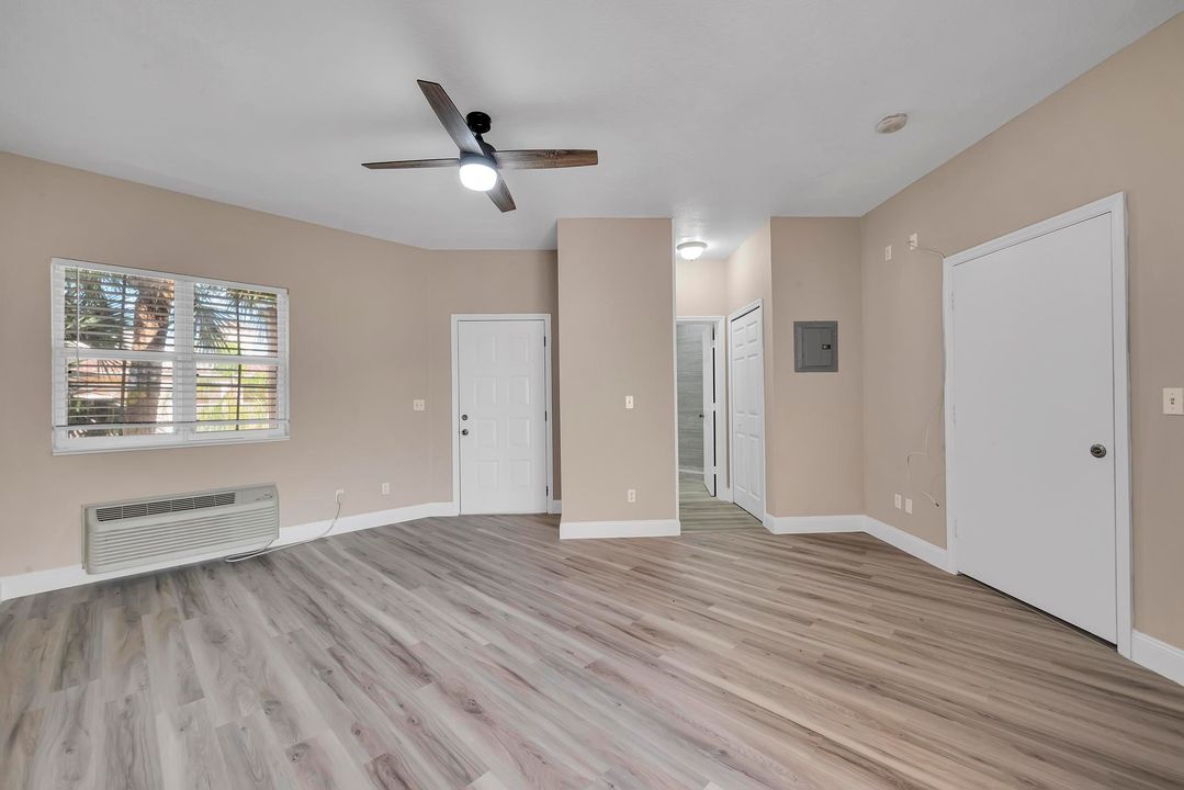 For Sale: $320,000 (2 beds, 2 baths, 1196 Square Feet)