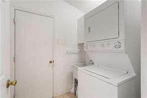 For Sale: $363,000 (4 beds, 2 baths, 1942 Square Feet)