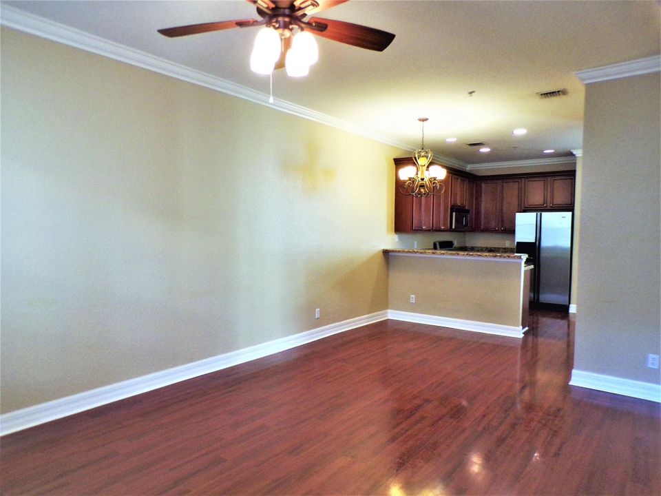 For Rent: $2,950 (2 beds, 2 baths, 1542 Square Feet)