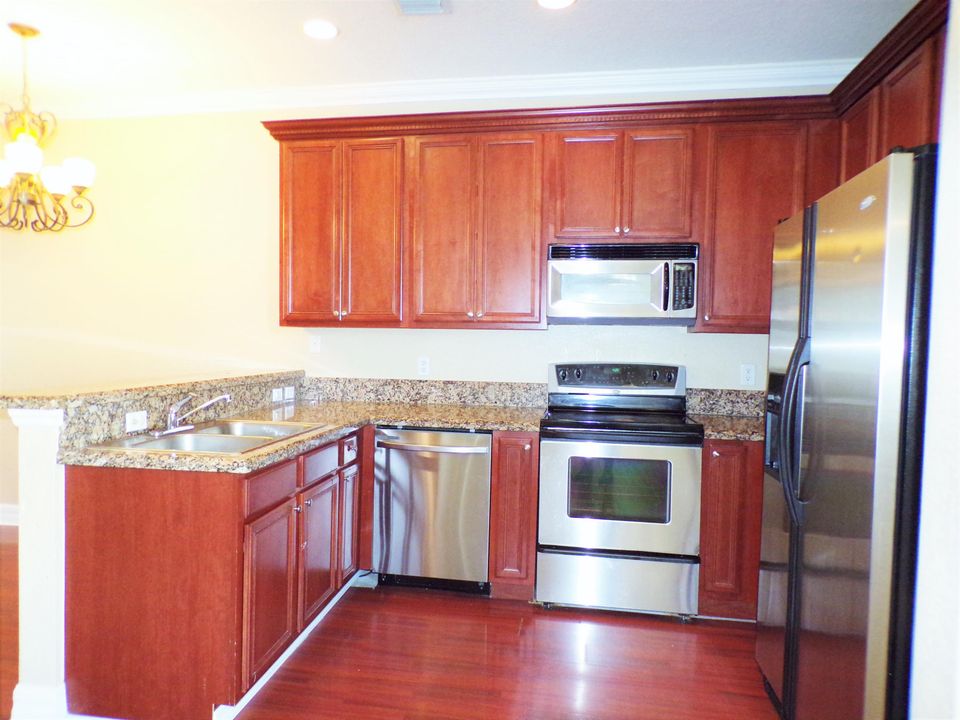 For Rent: $2,950 (2 beds, 2 baths, 1542 Square Feet)