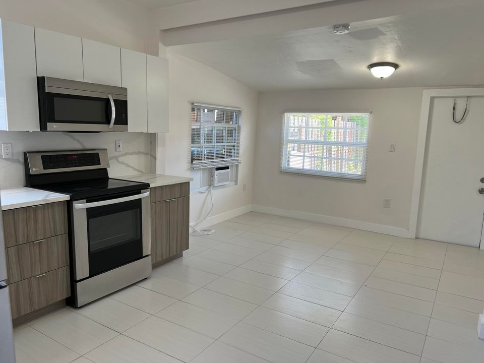 For Rent: $1,750 (1 beds, 1 baths, 590 Square Feet)