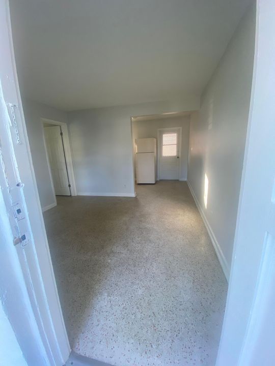 For Rent: $1,400 (1 beds, 1 baths, 500 Square Feet)