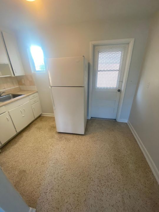 For Rent: $1,400 (1 beds, 1 baths, 500 Square Feet)