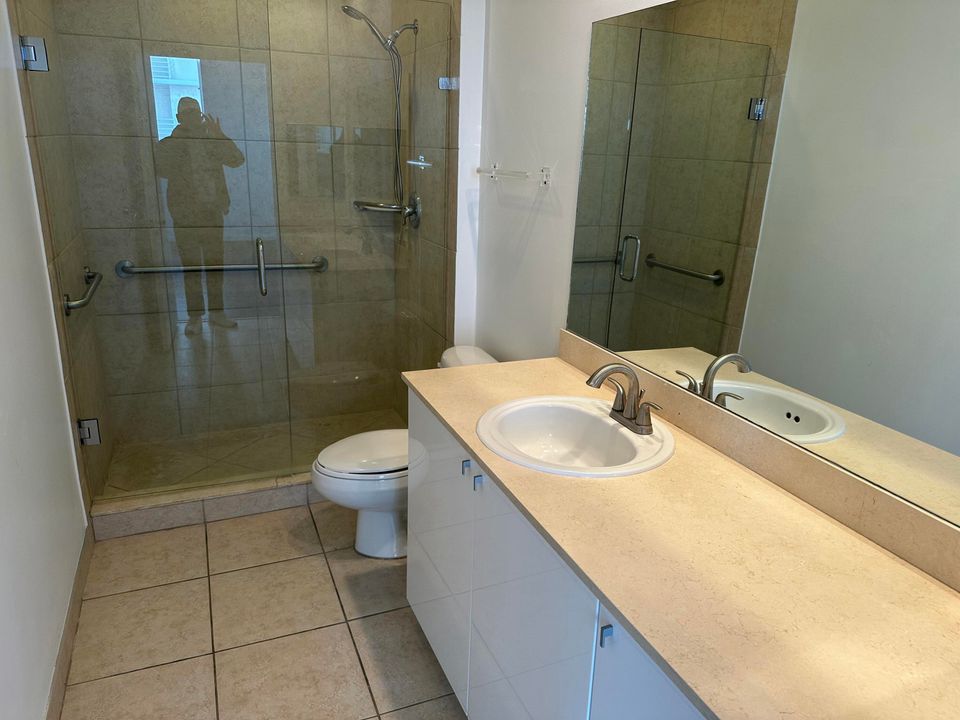 For Rent: $6,500 (2 beds, 3 baths, 2396 Square Feet)