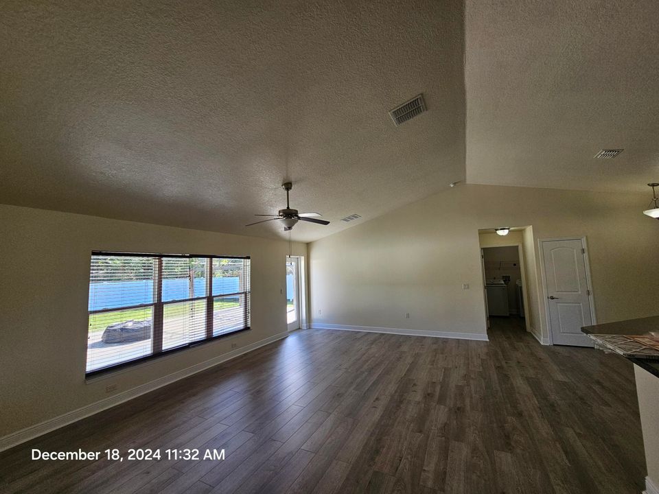 For Rent: $2,800 (3 beds, 2 baths, 1469 Square Feet)