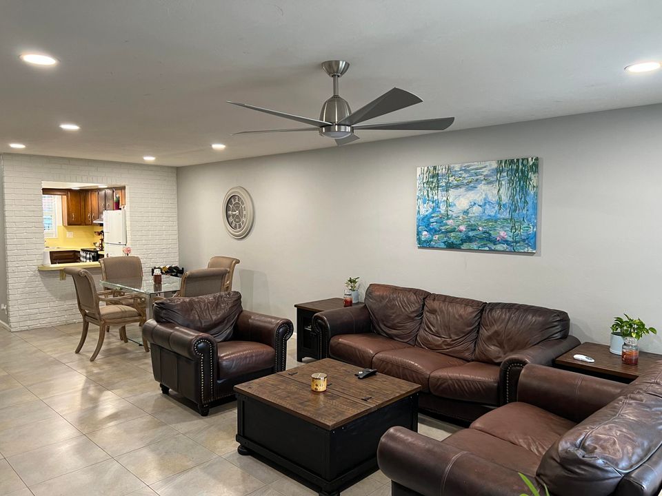 For Sale: $309,500 (2 beds, 2 baths, 1053 Square Feet)