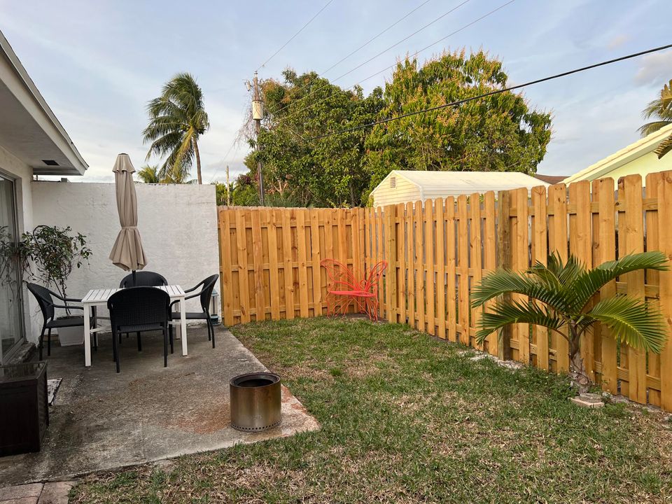 For Sale: $309,500 (2 beds, 2 baths, 1053 Square Feet)