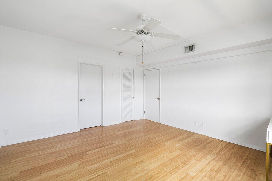 For Sale: $370,000 (2 beds, 2 baths, 1300 Square Feet)