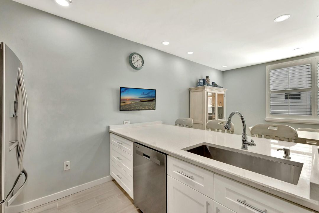 For Sale: $804,900 (2 beds, 2 baths, 1788 Square Feet)