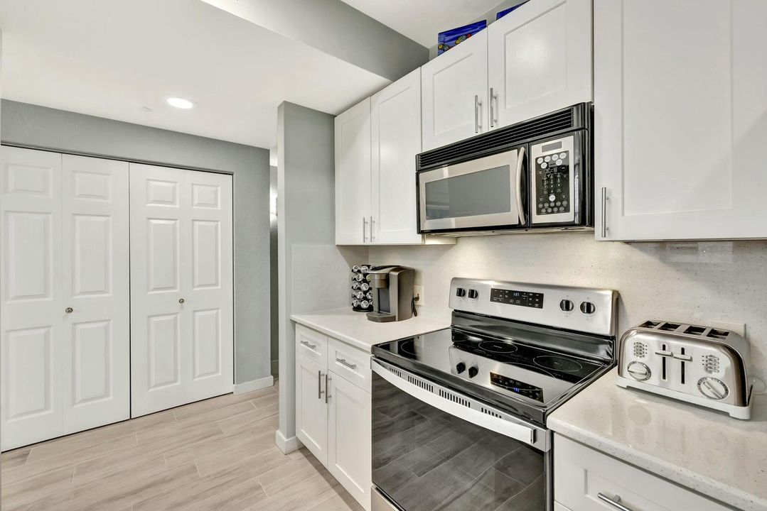 For Sale: $804,900 (2 beds, 2 baths, 1788 Square Feet)