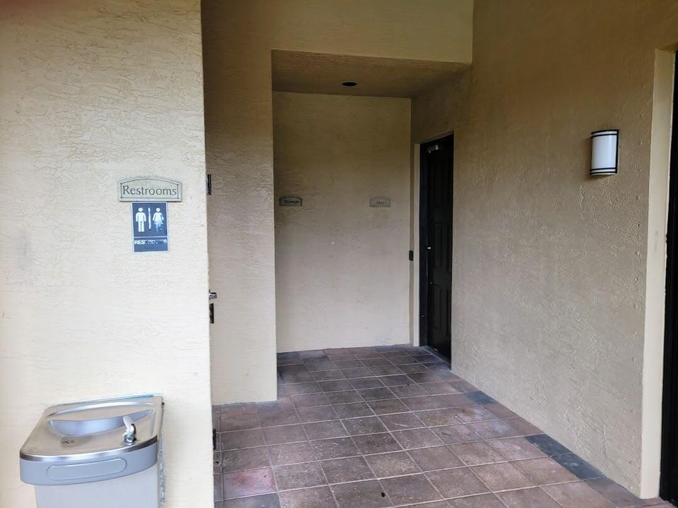 For Rent: $1,600 (1 beds, 1 baths, 746 Square Feet)