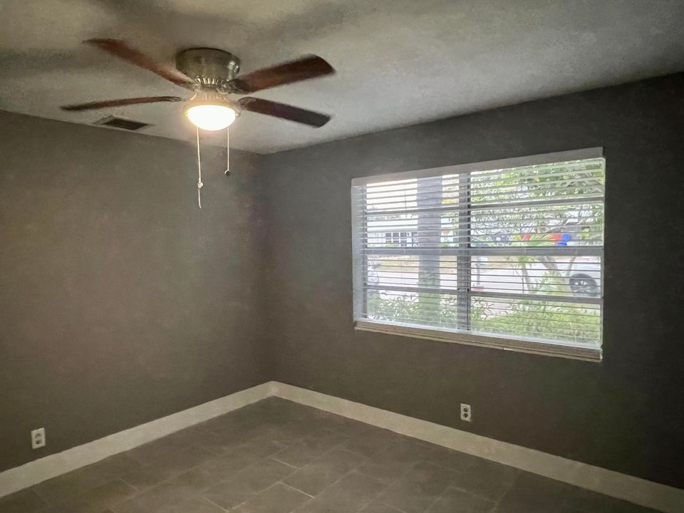 For Rent: $3,200 (3 beds, 2 baths, 1381 Square Feet)