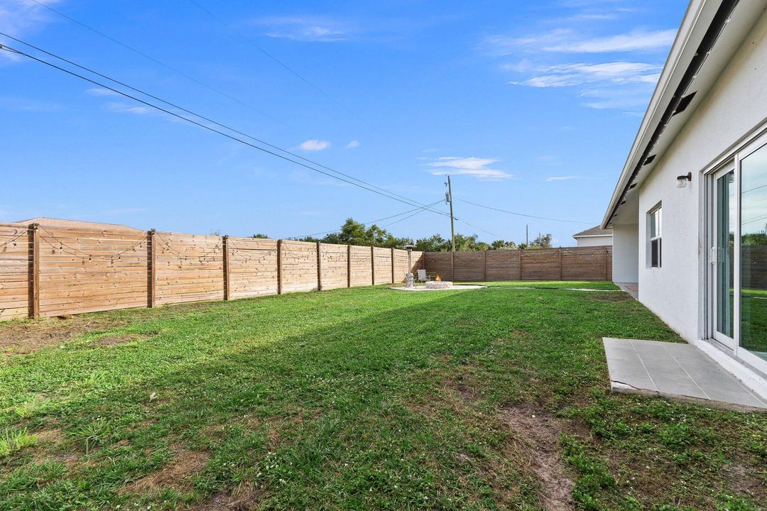 For Sale: $525,000 (4 beds, 2 baths, 2378 Square Feet)