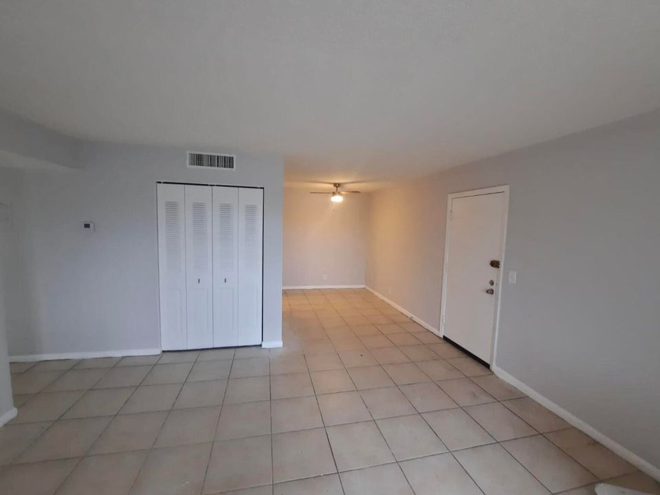 For Rent: $1,700 (2 beds, 1 baths, 625 Square Feet)