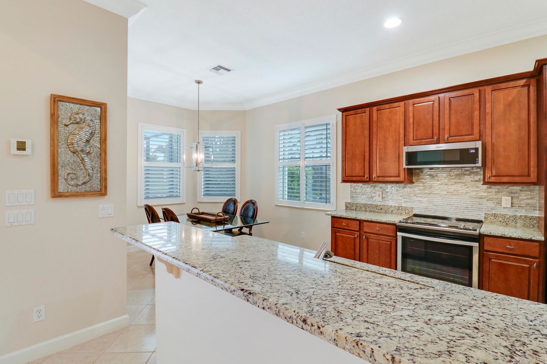 For Sale: $499,900 (2 beds, 2 baths, 1868 Square Feet)