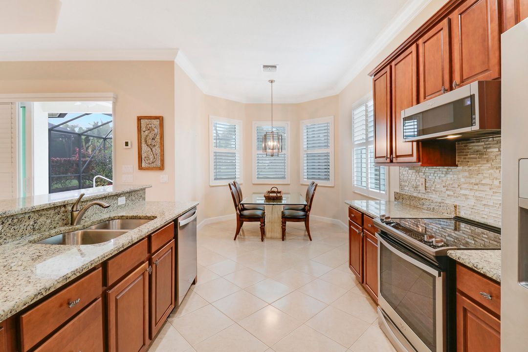 For Sale: $499,900 (2 beds, 2 baths, 1868 Square Feet)