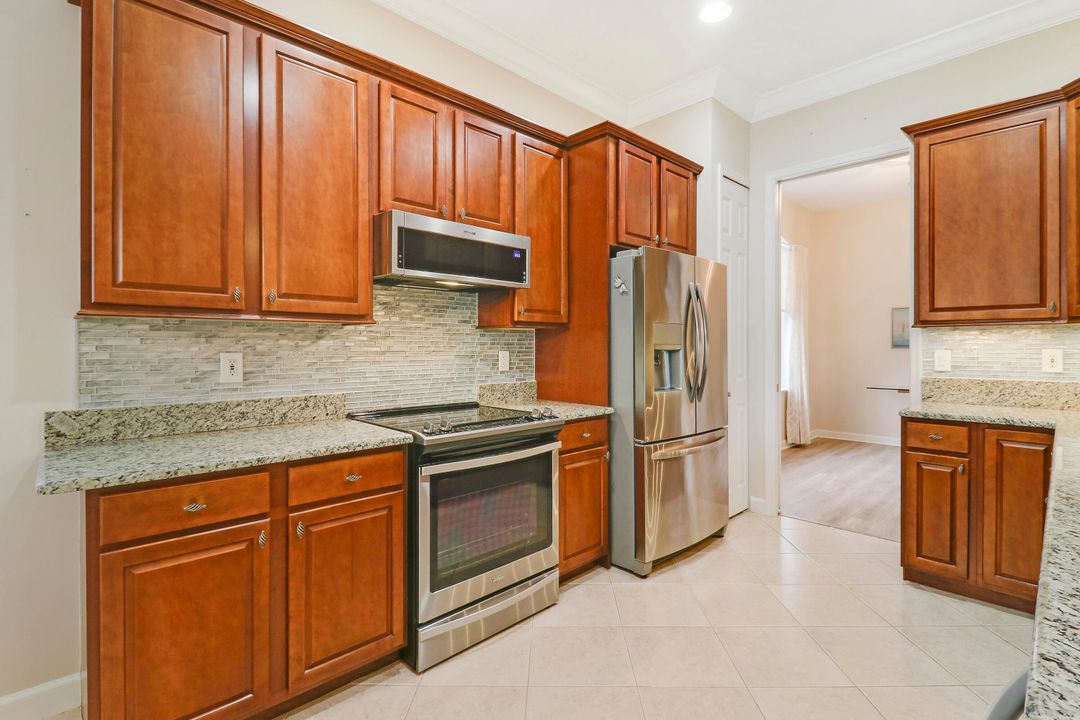 For Sale: $499,900 (2 beds, 2 baths, 1868 Square Feet)