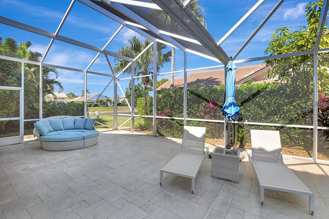 For Sale: $1,800,000 (4 beds, 2 baths, 3024 Square Feet)