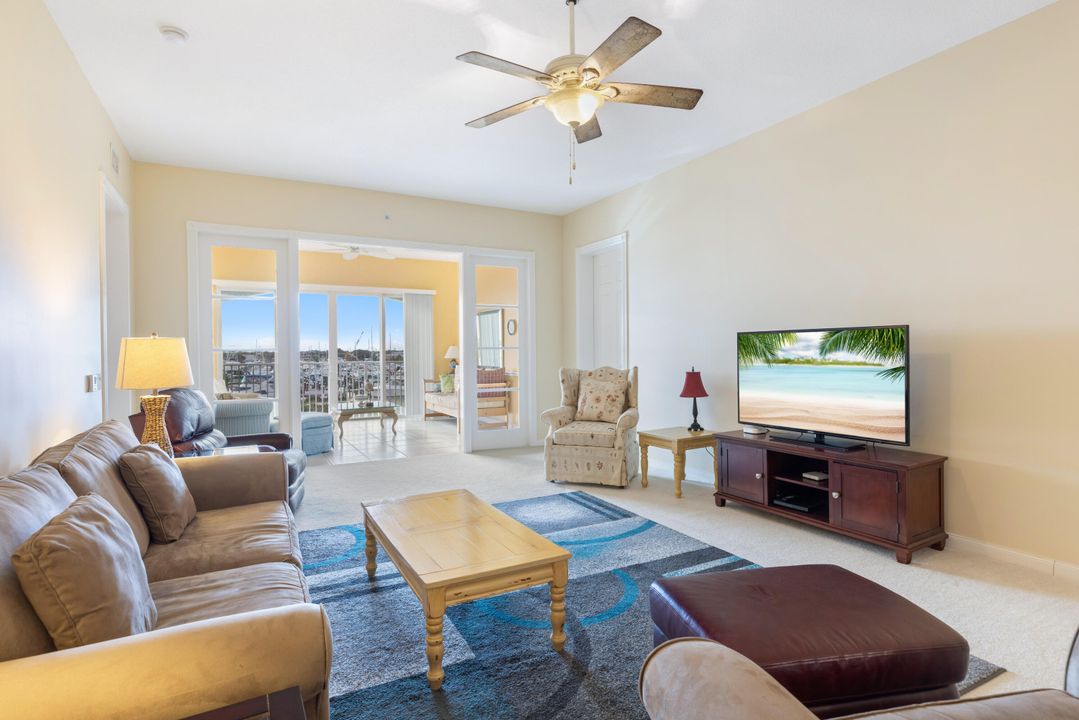 For Sale: $450,000 (2 beds, 2 baths, 1989 Square Feet)